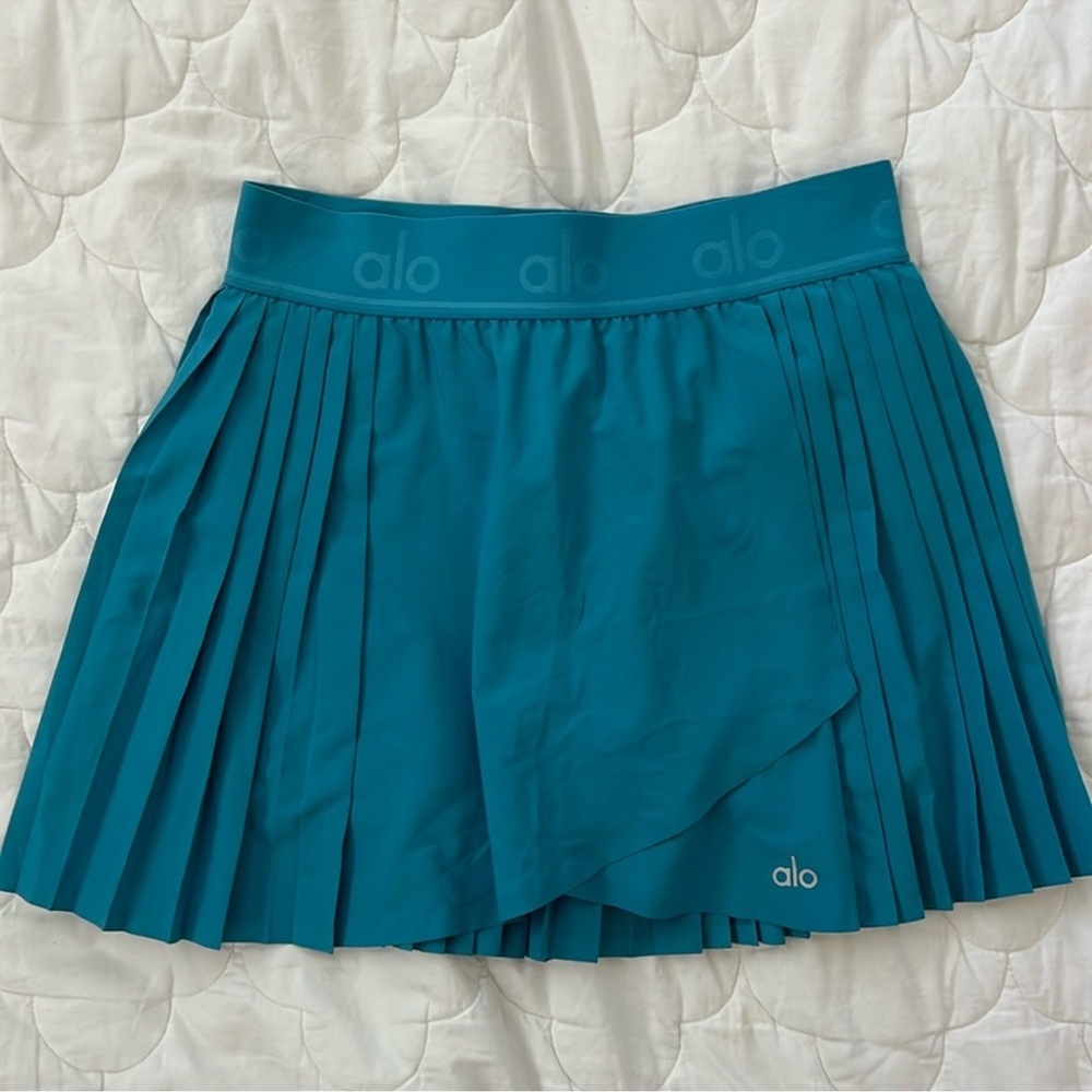 Alo Yoga Aces Tennis Skirt in Blue Turquoise Small